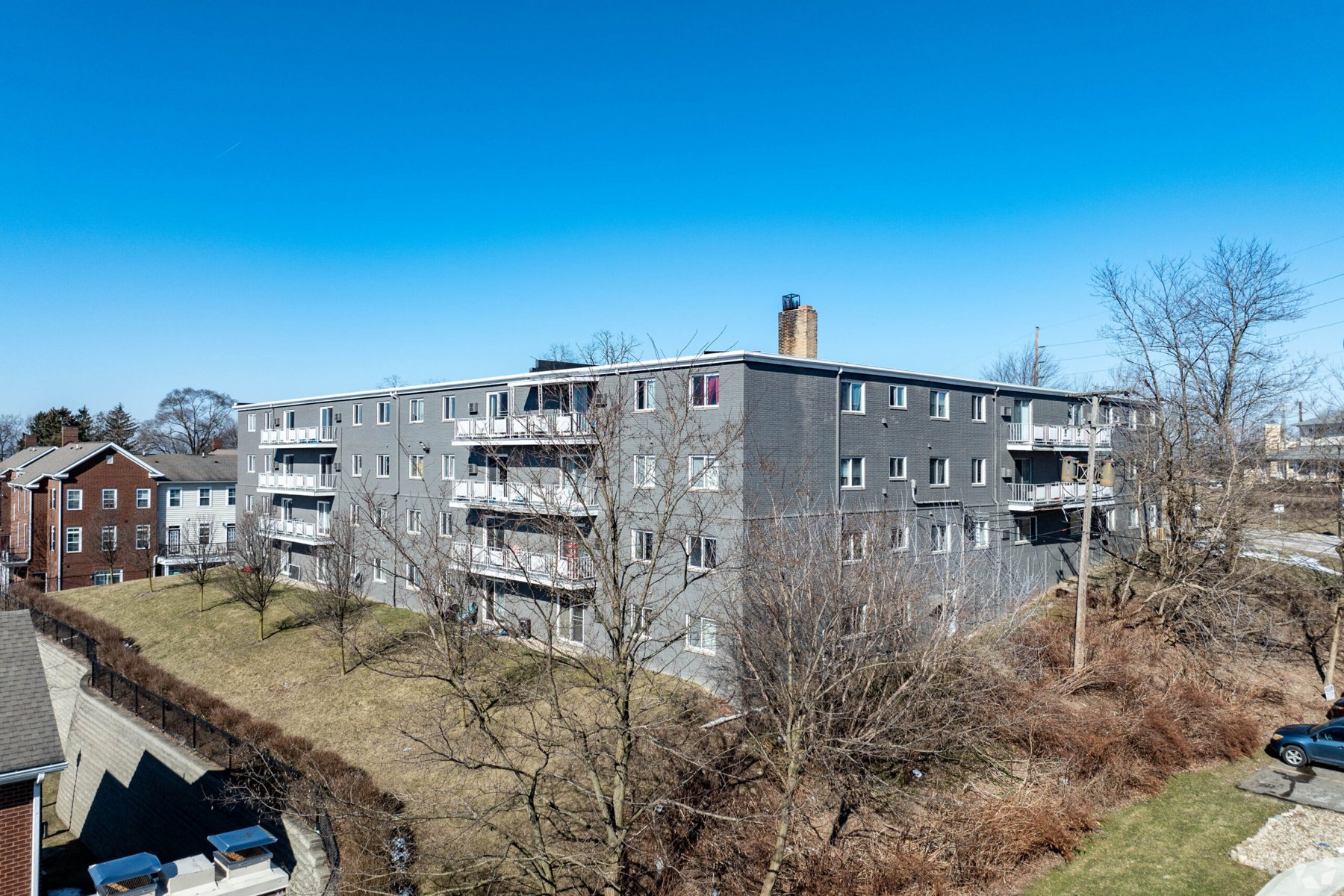 Exterior of Gold Zone Ridge apartments